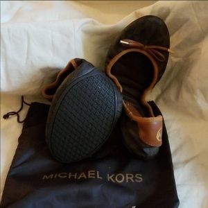 Michael Kors size 11 flats
